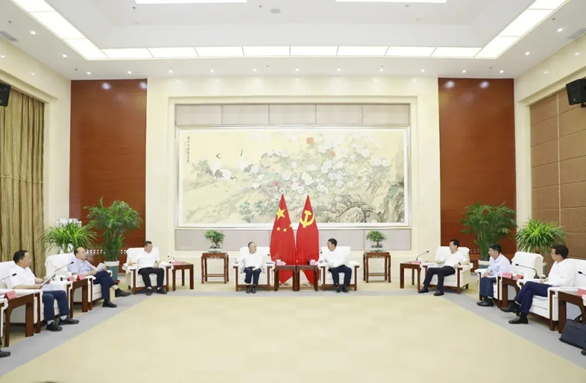 【集團(tuán)要聞】汪尚學(xué)武和謙會(huì)見(jiàn)周榮一行