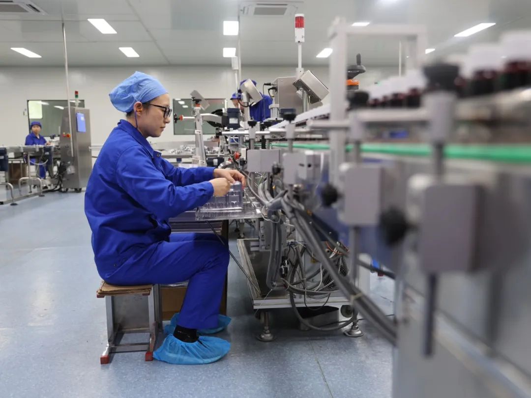 隴神戎發(fā)黨員突擊隊(duì)再赴普安制藥支援生產(chǎn)