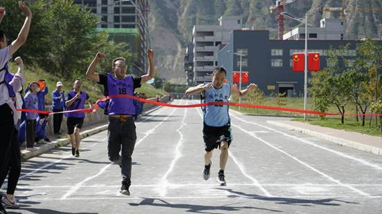 “喜迎二十大，奮進新征程”隴神戎發(fā)成功舉辦秋季職工運動會